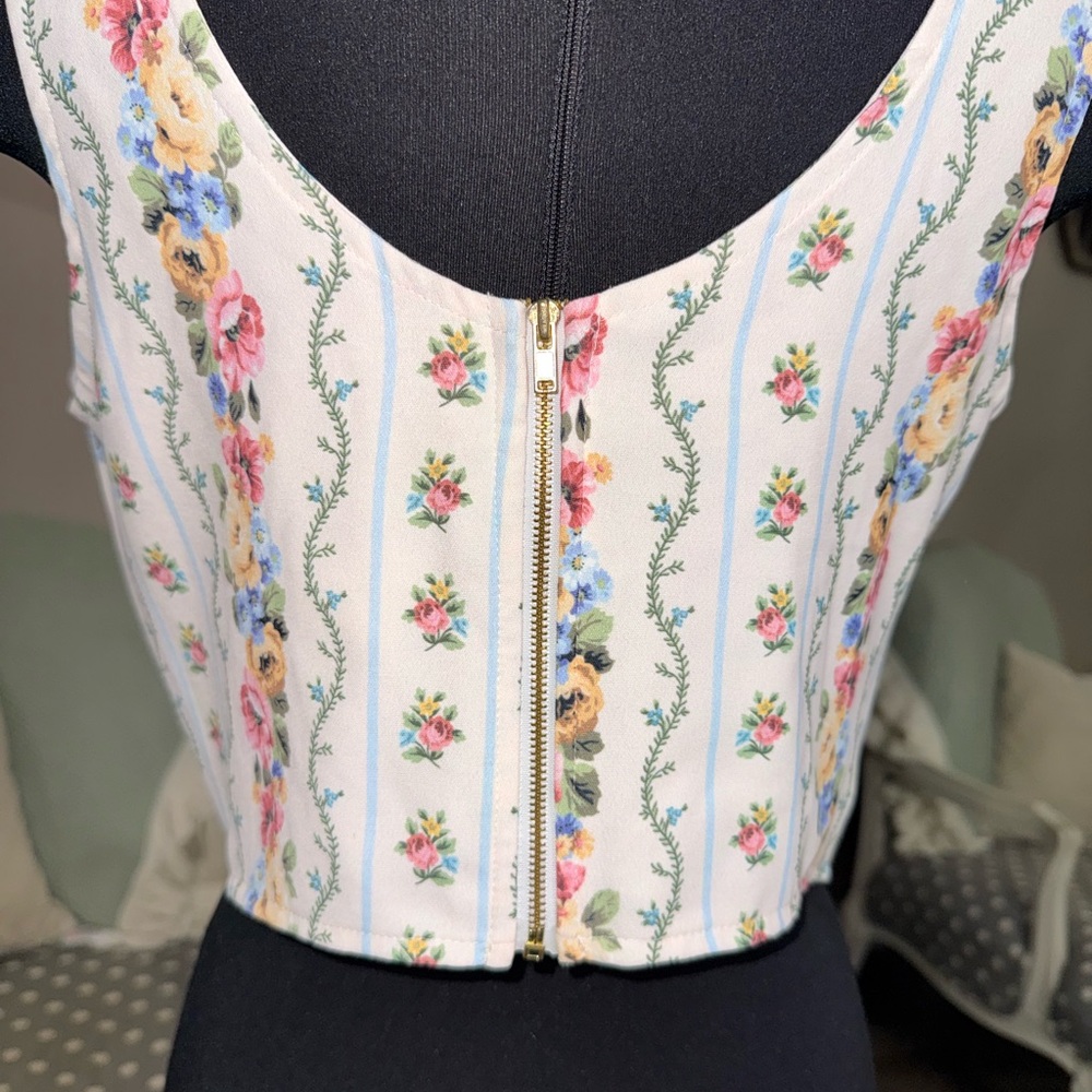 RESA • Floral Bustier Corset Top - Picture 9 of 13